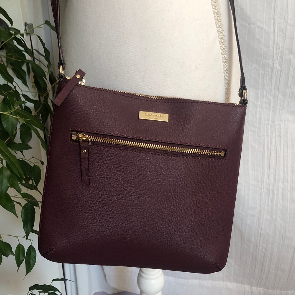 KATE SPADE maroon burgundy crosshatch leather crossbody purse bag gold hardware